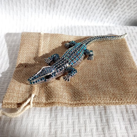 Blue Crocodile Alligator rhinestone Pin Broach - Picture 2 of 3